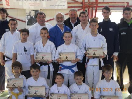 Rezultate bune pentru orădeni la zonalele Campionatului Naţional de karate traditional pentru copii 